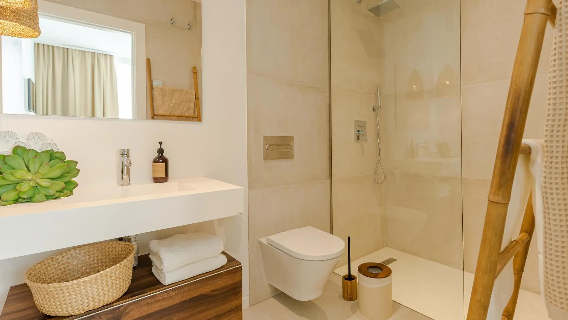 Modern Villa With Heated Pool, Gym & Cinema Marbella Spain