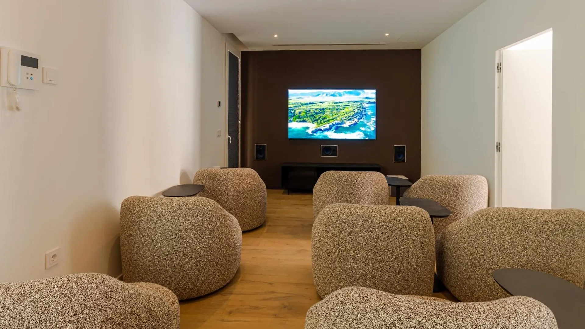Modern Villa With Heated Pool, Gym & Cinema Marbella