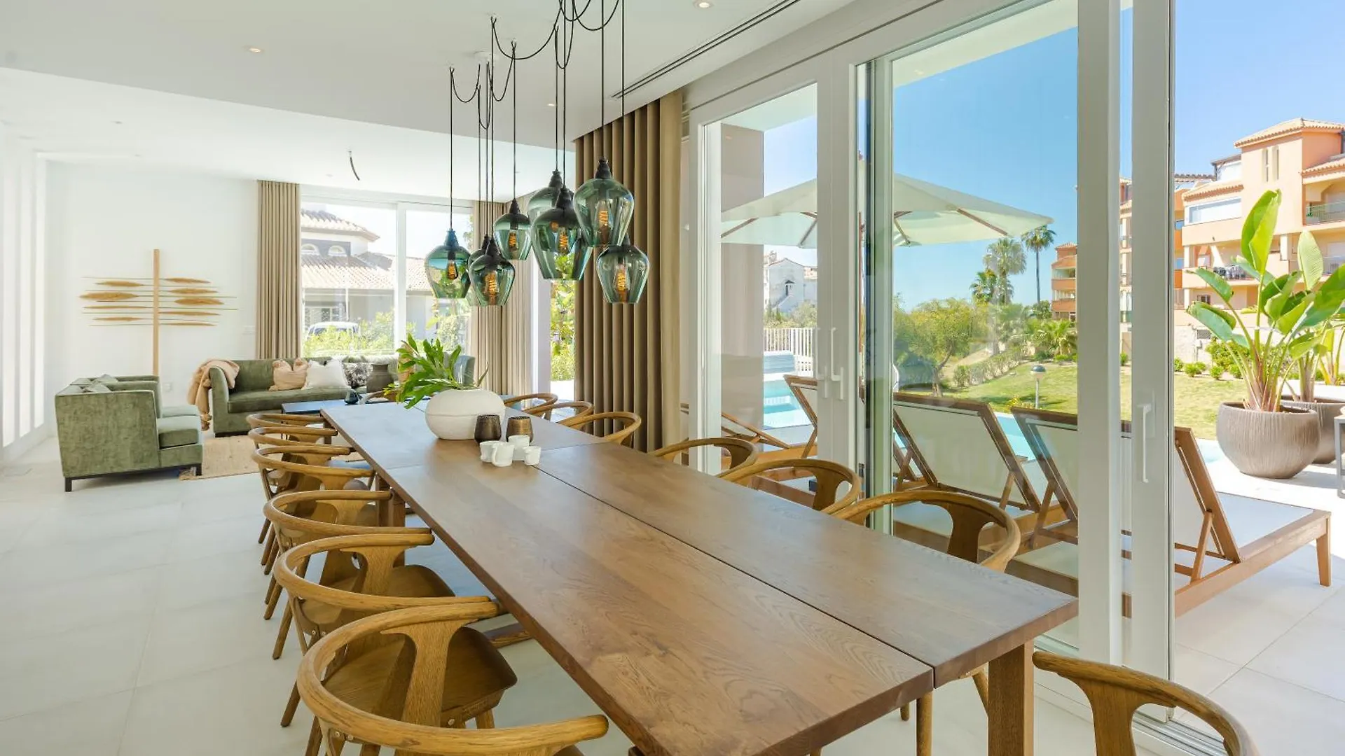 Modern Villa With Heated Pool, Gym & Cinema Marbella