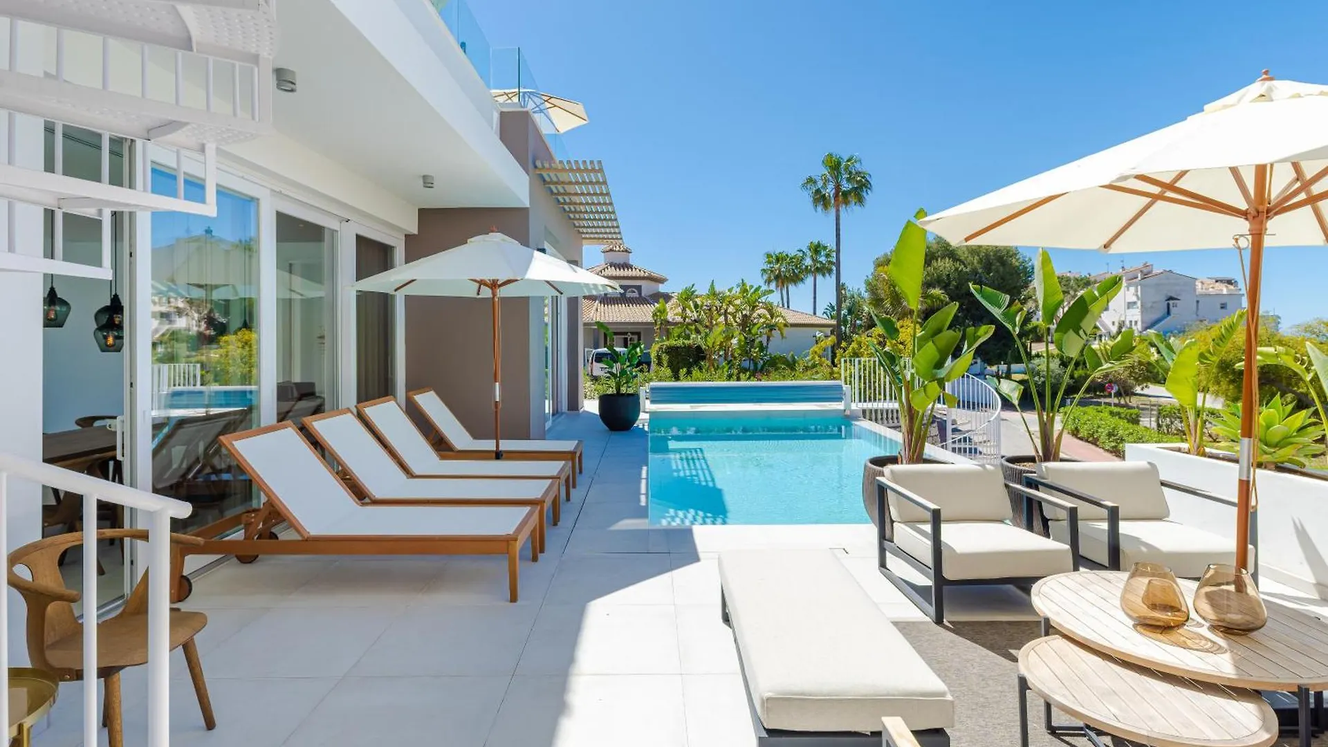 Modern Villa With Heated Pool, Gym & Cinema Marbella